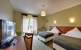 Hotel Belweder - Przy Hotelu Golebiewski